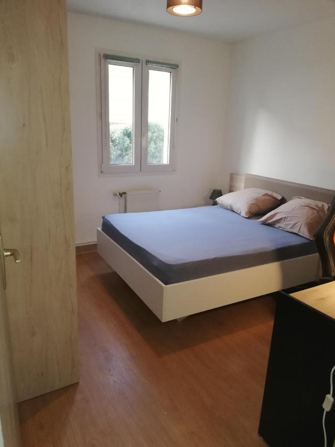 Grand T3 Avec Clim, Parking Et Terrasse Privative - Agen Apartment Luaran gambar