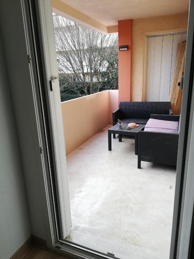 Grand T3 Avec Clim, Parking Et Terrasse Privative - Agen Apartment Luaran gambar