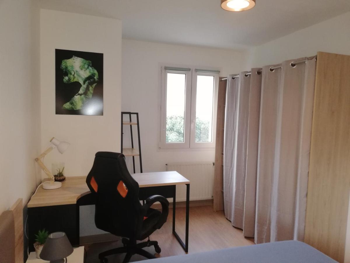 Grand T3 Avec Clim, Parking Et Terrasse Privative - Agen Apartment Luaran gambar