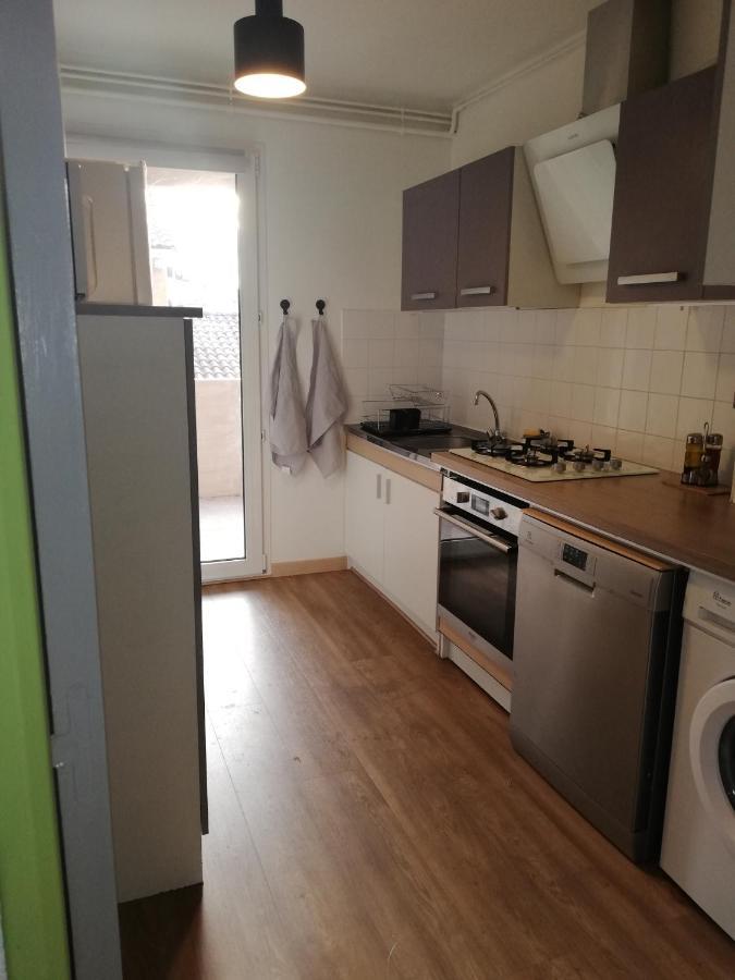 Grand T3 Avec Clim, Parking Et Terrasse Privative - Agen Apartment Luaran gambar